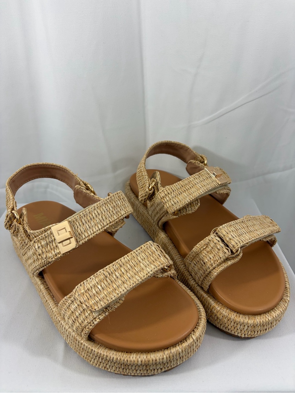NWT MIA Women’s Size 8.5 Tan Woven Straw Platform Sandals